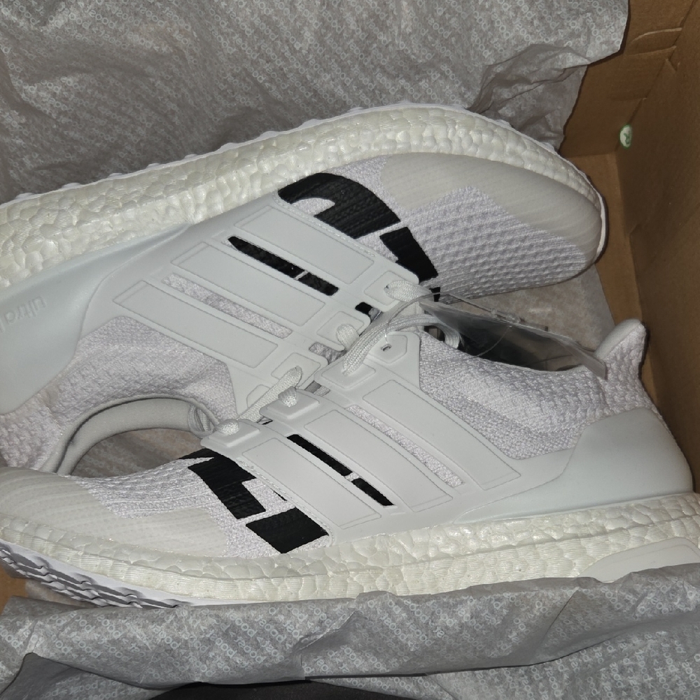 NWT ULTRBOOST Adidas White and Black Sneakers
